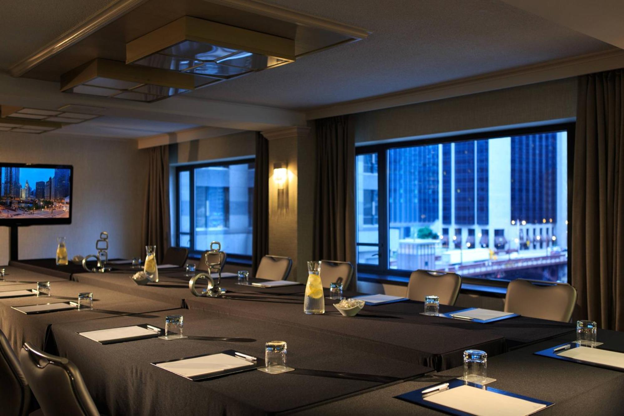 Renaissance Chicago Downtown Hotel Extérieur photo